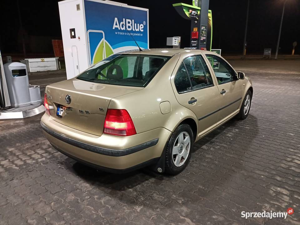 Sprzedamzamienię Volkswagena Bora 16 mpi z gazem manualna sprzedam