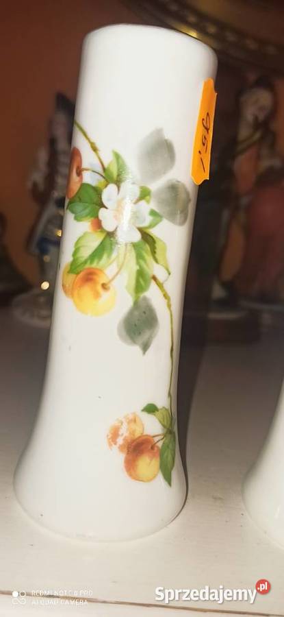 Wazonik wazon Białe szkło Piękna gałązka wiśni Gdańsk