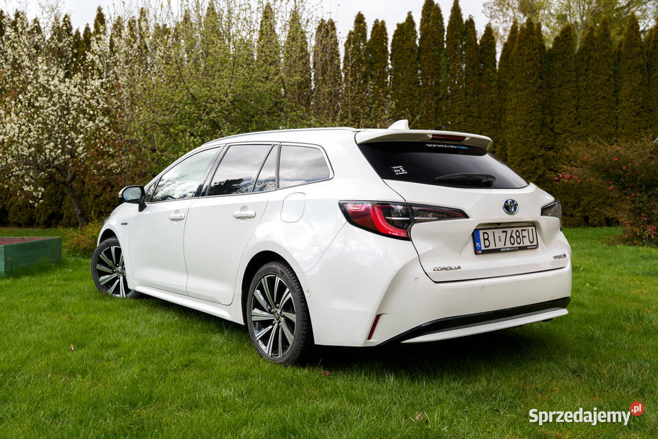 Toyota Corolla 18 TS Hybrid garażowany Zaścianki