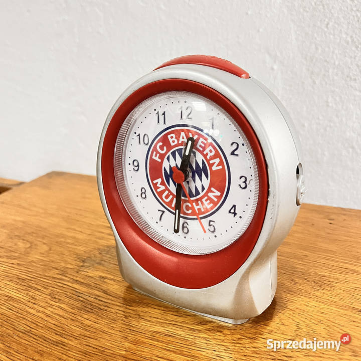 Popartowy kwarcowy budzik z logo FC Bayern Warszawa