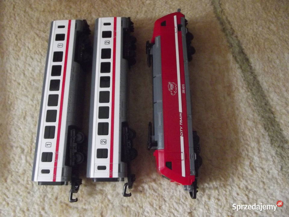 Kolejka elektryczna Tory i pociąg z wagonami Lublin