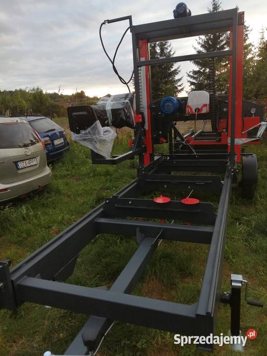 Trak tasmowy mobilny silnik 75kw z wyświetlaczem