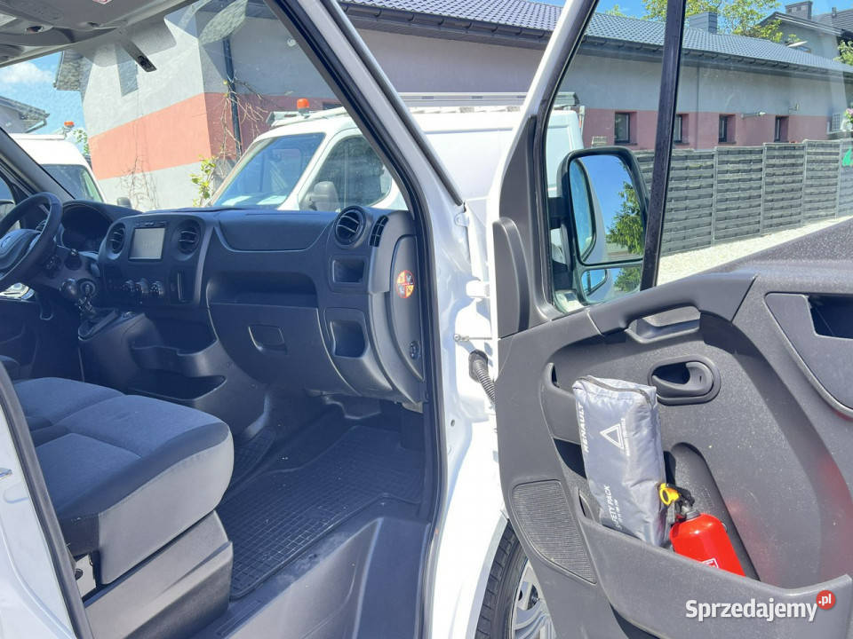 Renault Master L2H2 średniak 7 osobowy nieuszkodzony Warszawa