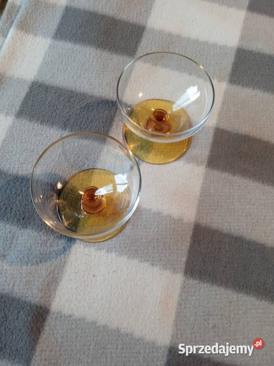 Dwa ciekawe kieliszki szampanki wielkopolskie