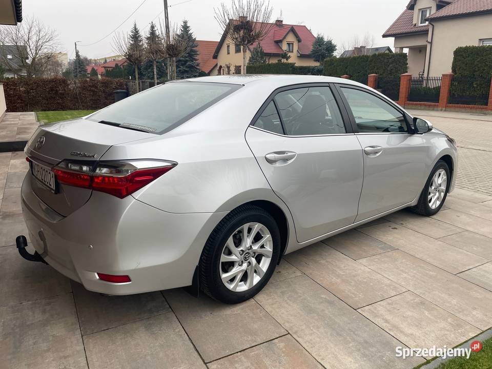 Toyota Corolla E18 16 132 LPG Salon bezwypadkowa Warka