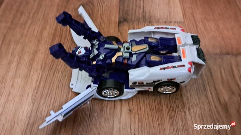 Transformers transformacja z niebieskiego robota