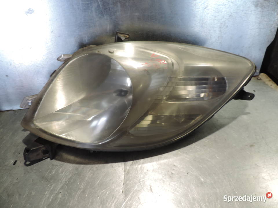 TOYOTA YARIS II 08 LAMPA REFLEKTOR PRAWY PRZÓD Nowy Sącz