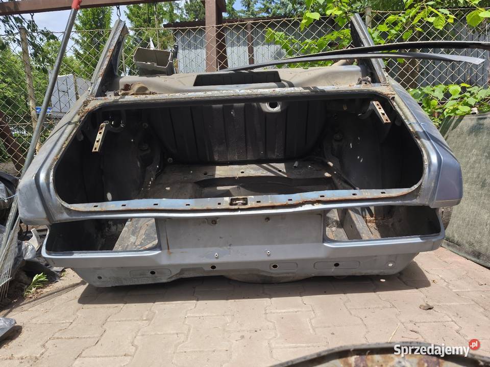 Tył ćwiartka Mercedes W201 190 190tka Lublin
