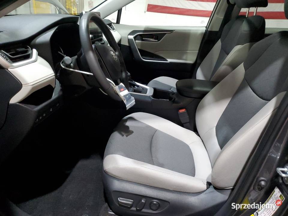 2025 TOYOTA RAV4 XLE 203KM Częstochowa sprzedam