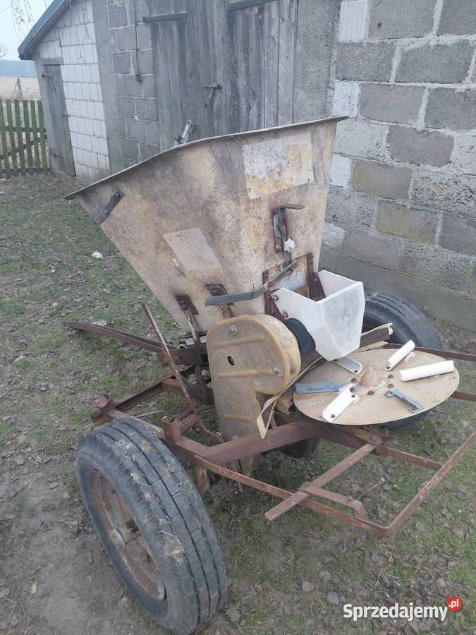 Rozsiewacz nawozu kos Zabłocie-Kolonia