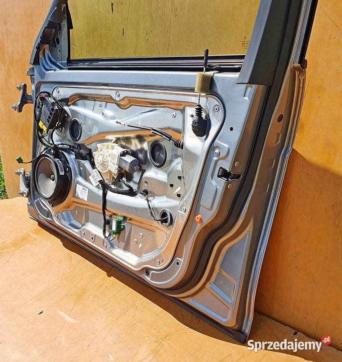 MERCEDES W204 LIFT DRZWI PRAW PRZÓD KOD lakieru Radom