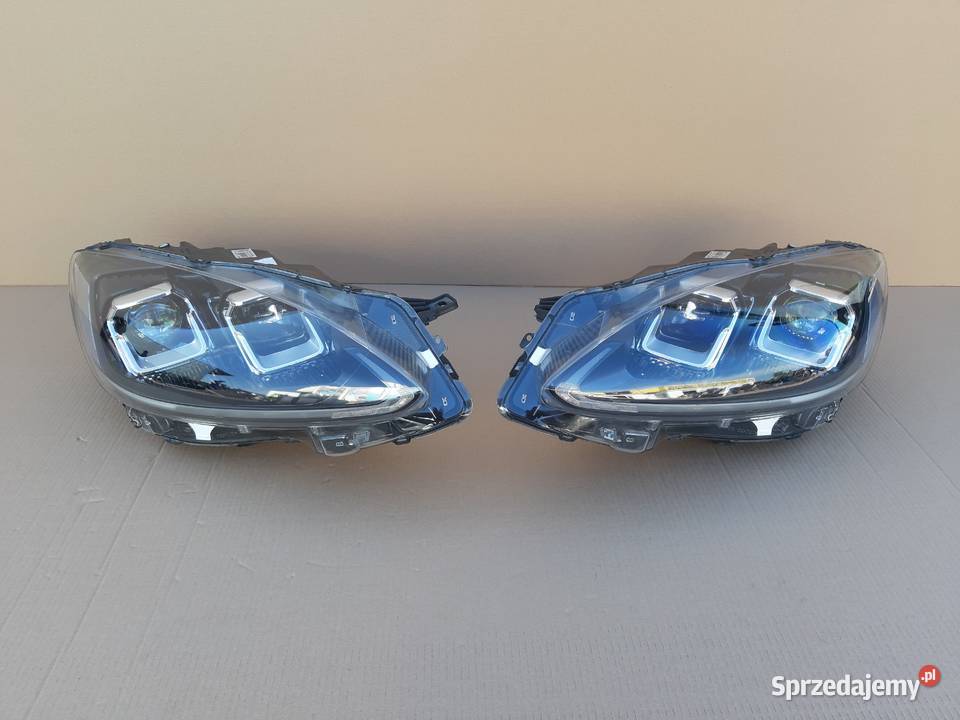 FORD KUGA MK3 ESCAPE REFLEKTOR PRAWY LAMPA FULL osobowe Trzciel sprzedam