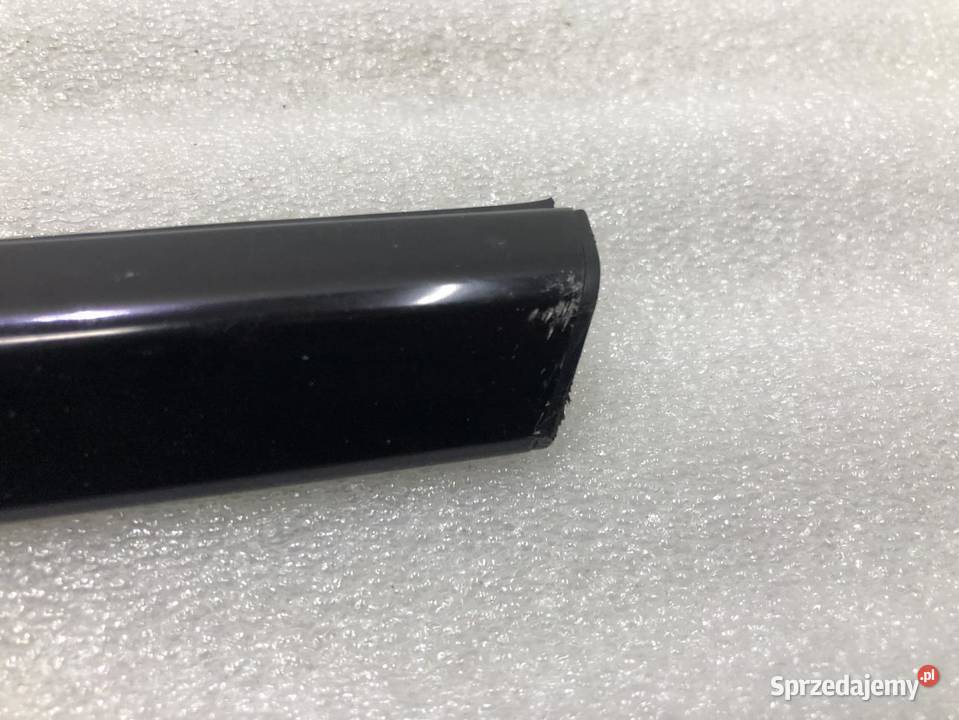 LISTWA ZGARNIAJĄCA PRAWY TYŁ MERCEDES W211 KOMBI