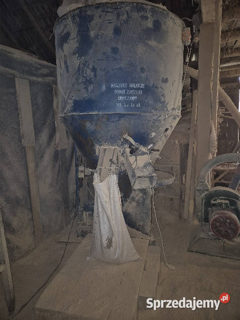 Mieszalnik pasz Bartne