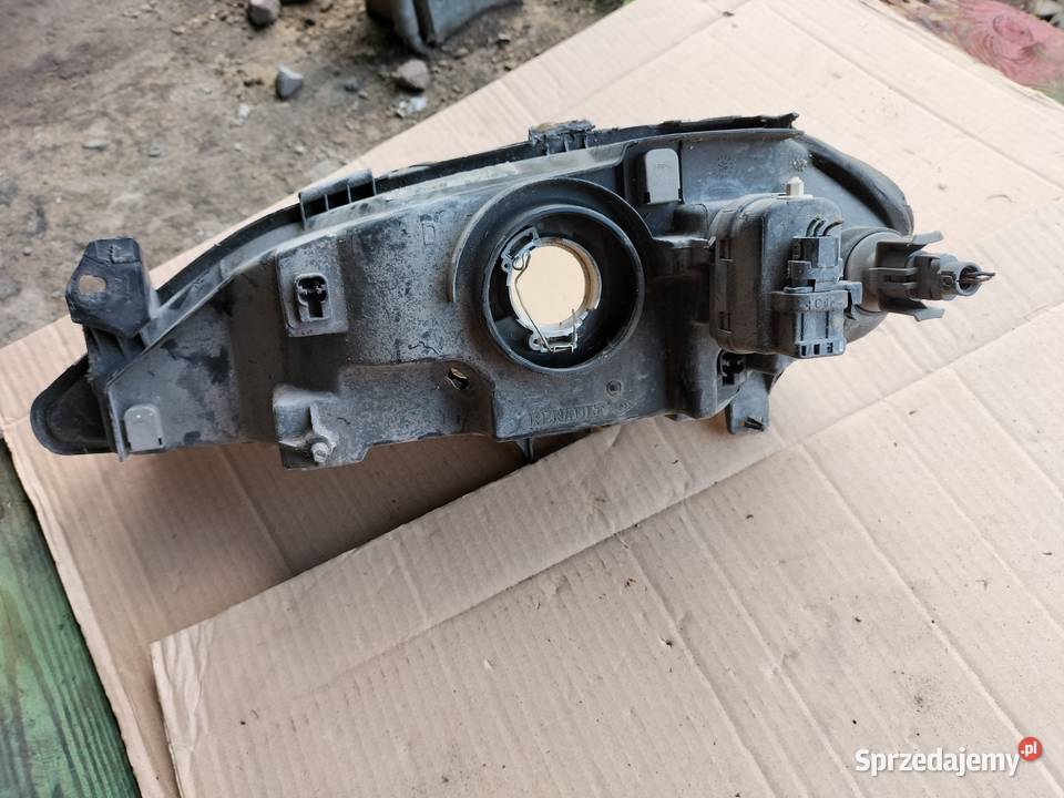 Renault Megane 1 Lampa przód przednia Prawa Kamień-Kolonia