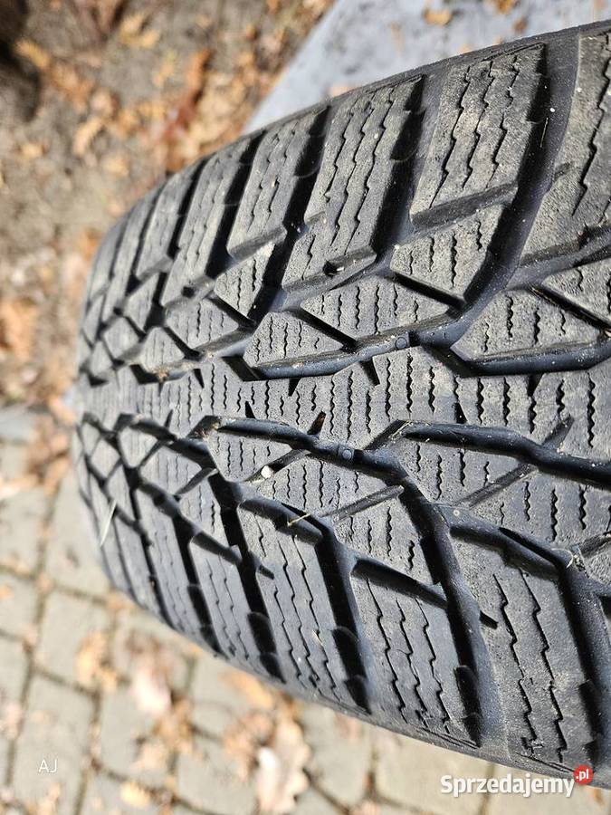Nokian opony zimowe 16560 R15 komplet używane zima