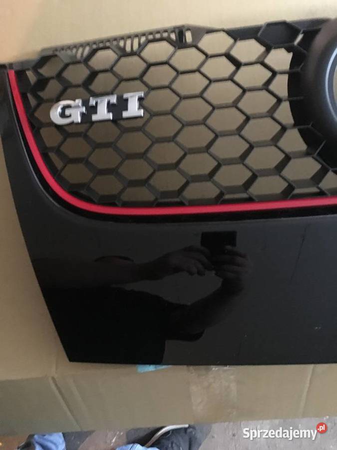 Oryginalny gril do golfa V GTI NOWY Karoseria Luzino