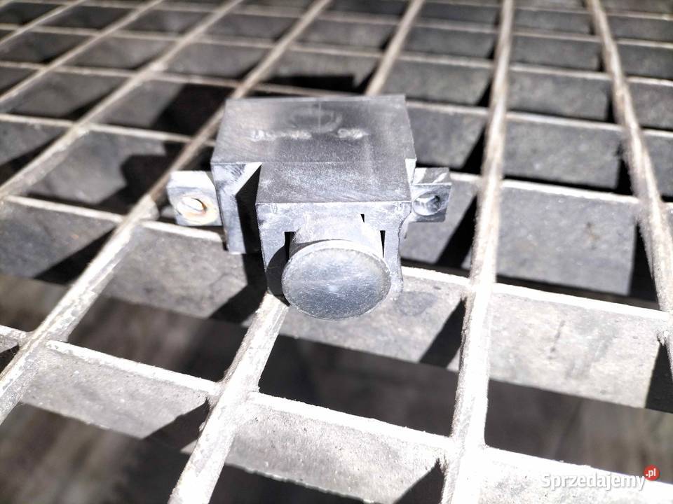 Włącznik elektrycznej hydroklapy BMW E65 E66 śląskie Poręba