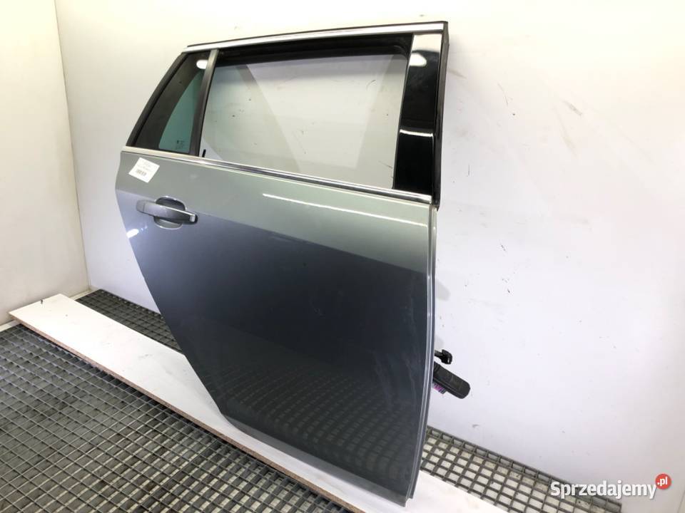 DRZWI PRAWY TYŁ OPEL INSIGNIA A Kombi 0817 osobowe