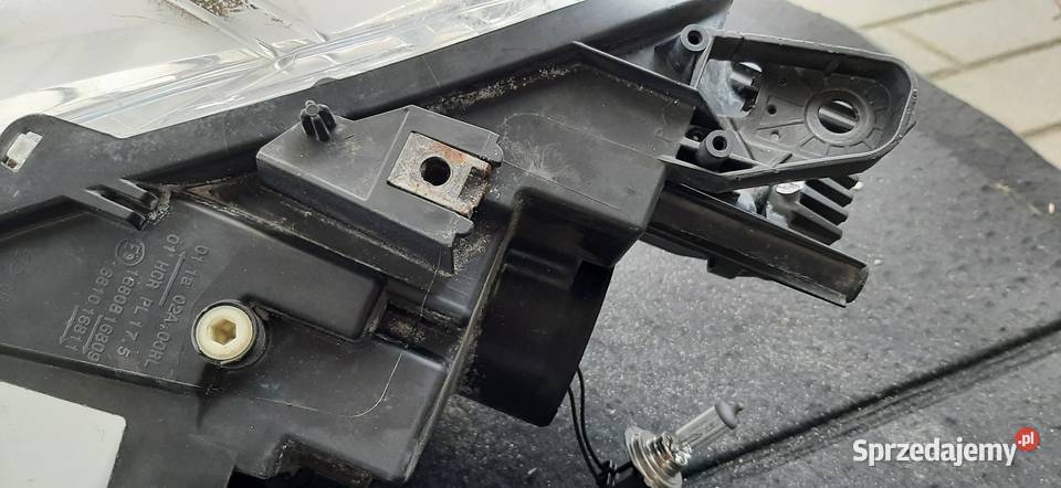 Opel combo E 2018 Lampa prawa przód Kościerzyna sprzedam