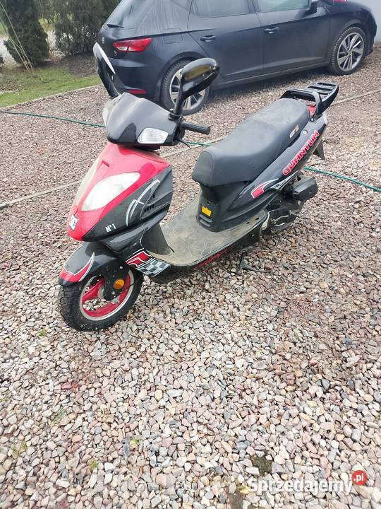 Ładny skuter Zipp Drwinia