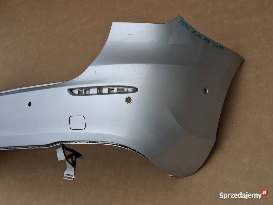 MERCEDES AKLASA W177 ZDERZAK TYŁ TYLNY 6X PDC osobowe Bieleń