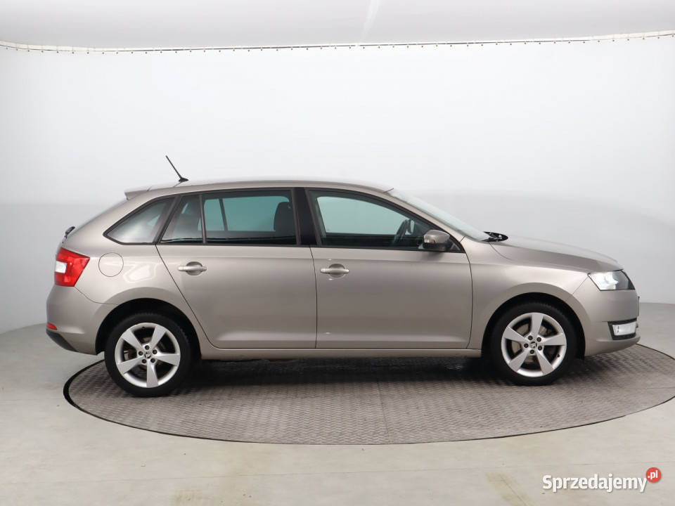 Skoda Rapid Spaceback 12 TSI światła do jazdy dziennej Bielany Wrocławskie