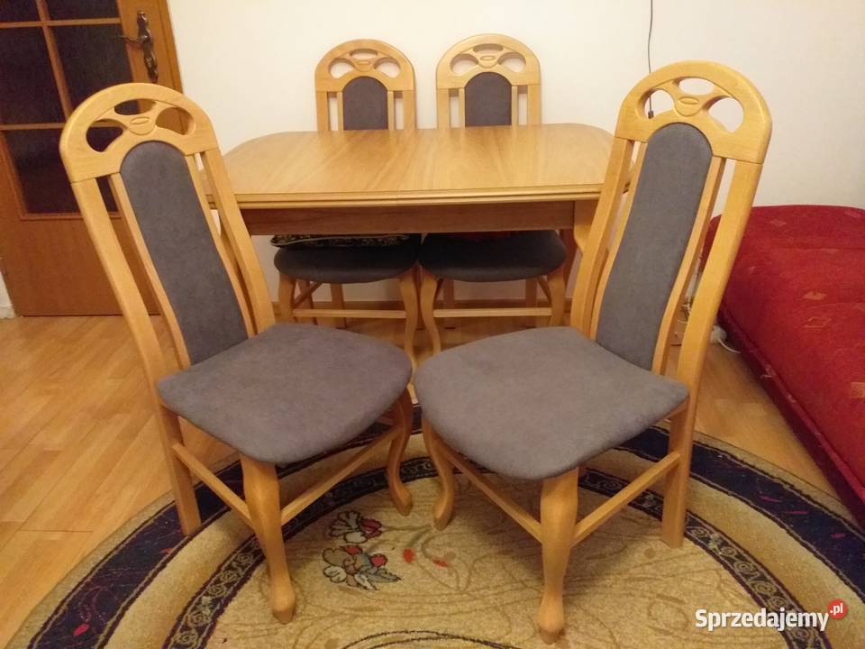 Stół Ludwik z 4 krzesłami tapicerowanymi