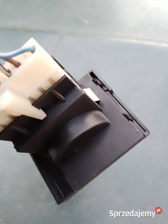 Włącznik grzania śiedzeń Volkswagen Golf GTI Wyposażenie elektryczne Sobieska Wola Pierwsza