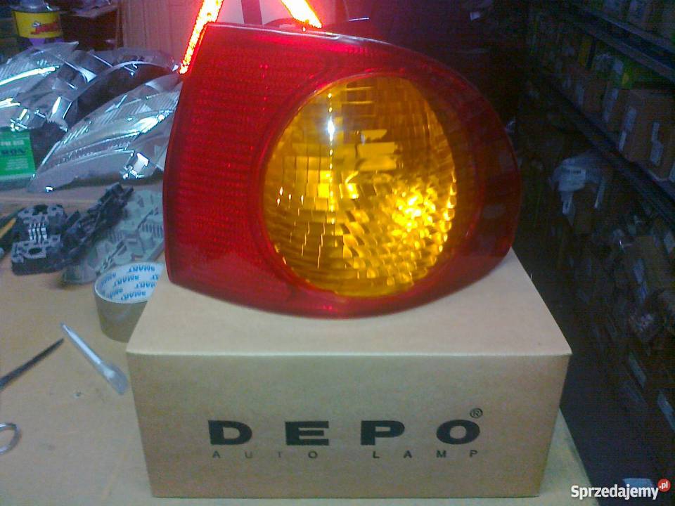 TOYOTA COROLLA 98 LAMPA TYŁ PR NA BŁNOWA DEPO Oświetlenie mazowieckie Pruszków