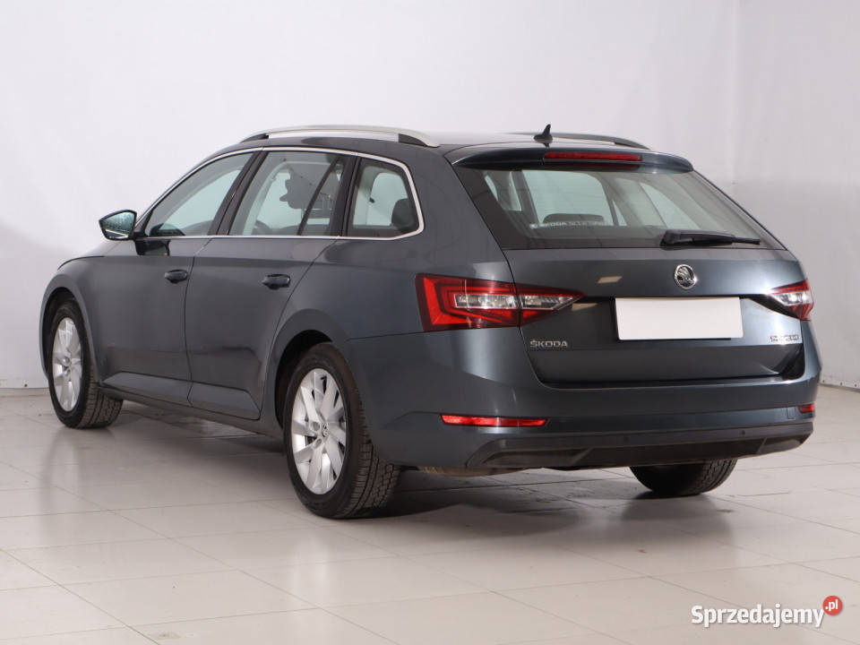 Skoda Superb 18 TSI światła przeciwmgielne Piaseczno