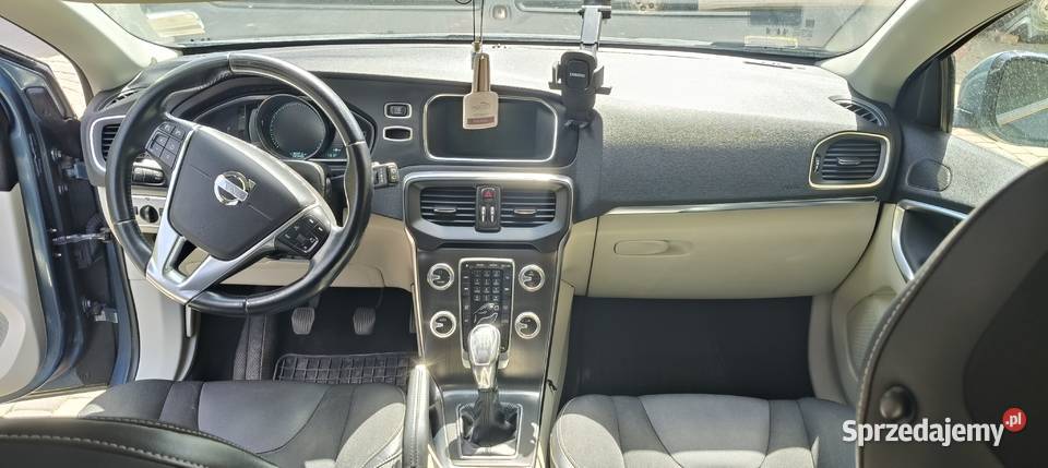 Volvo V40 wersja momentum 16 diesel 115 bogato Krasnystaw