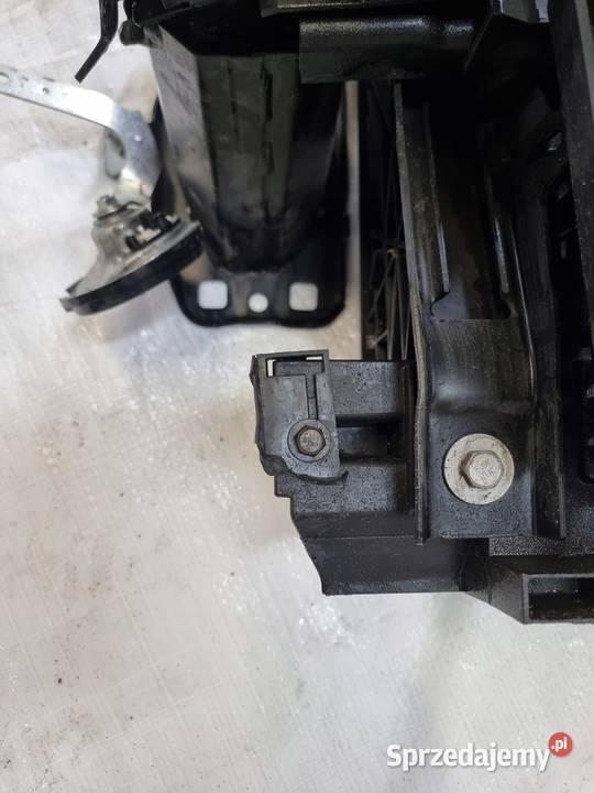 FORD FIESTA MK8 11 PAS PRZÓD PRZEDNI WZMOCNIENIE