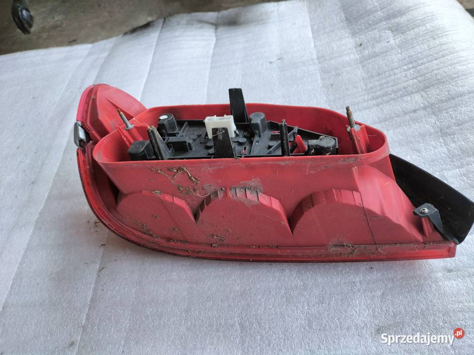 Peugeot 406 Lift LAMPA TYŁ TYLNA PRAWA