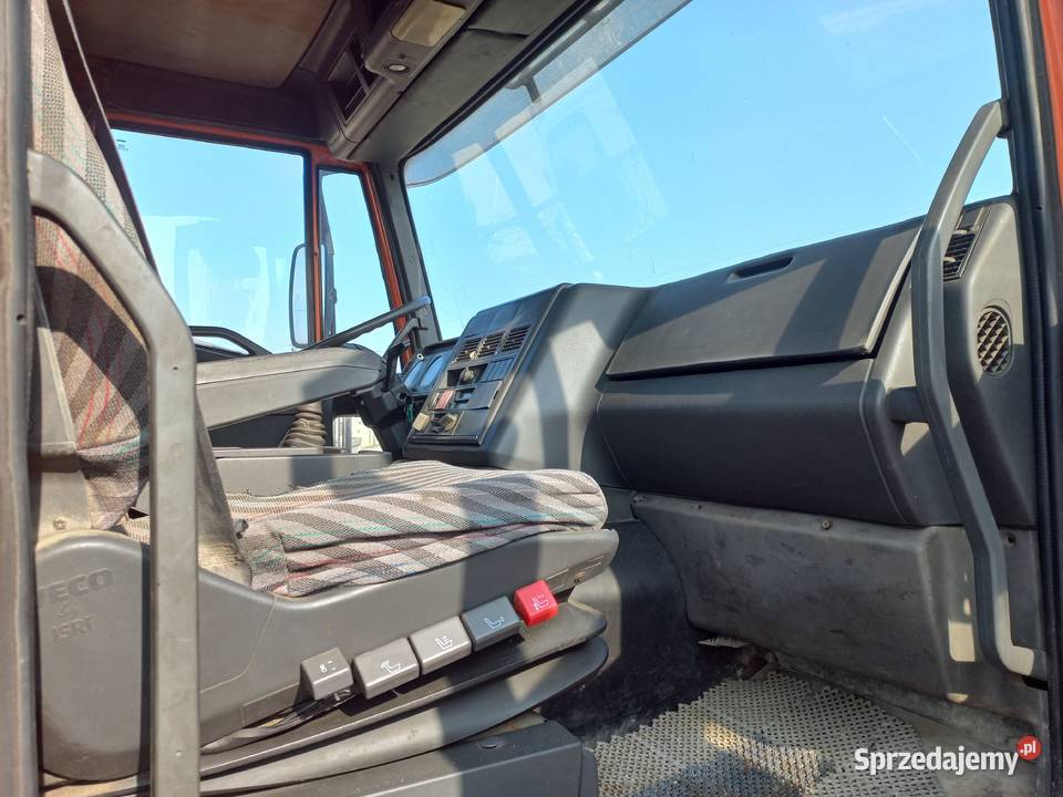 Iveco Eurotrakker 340E34 Rama do Zabudowy Manual radio / CD Mielec sprzedam