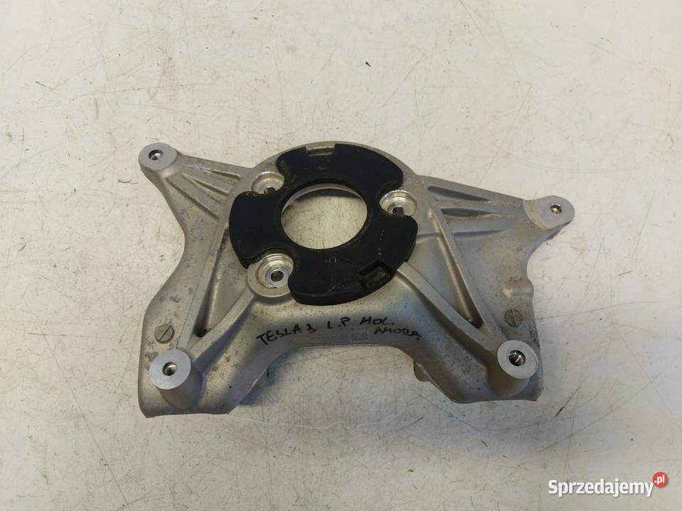 TESLA MODEL 3 mocowanie wahaczy lewe górne osobowe