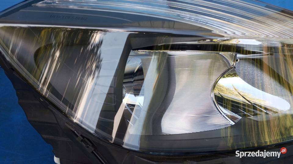 LAMPA REFLEKTOR PRAWY PRZÓD EU MERCEDES W176 A