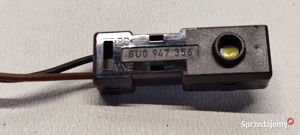 AUDI Q3 8U LAMPKA KABINY 8U0947356 osobowe dolnośląskie