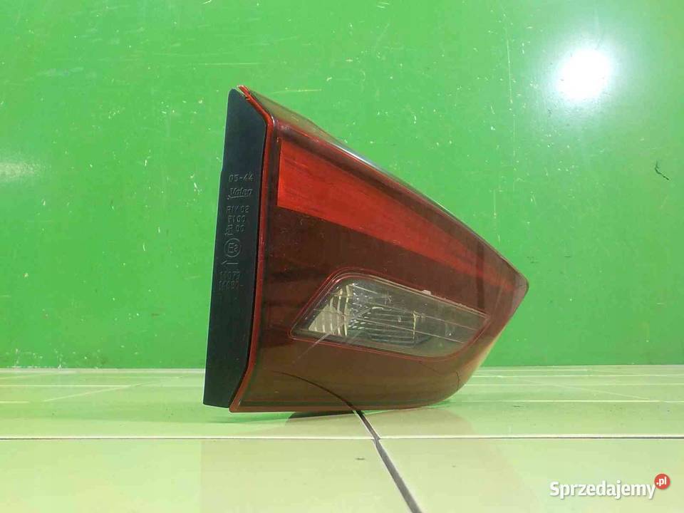 TOYOTA AVENSIS T27 T29 III LIFT II 17r KOMBI osobowe Lampy tylne Suków