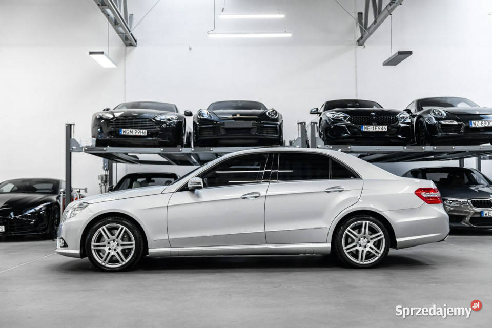 Mercedes E 500 55 V8 388 Bezwypadkowa Stan lakier metallic Węgrzce