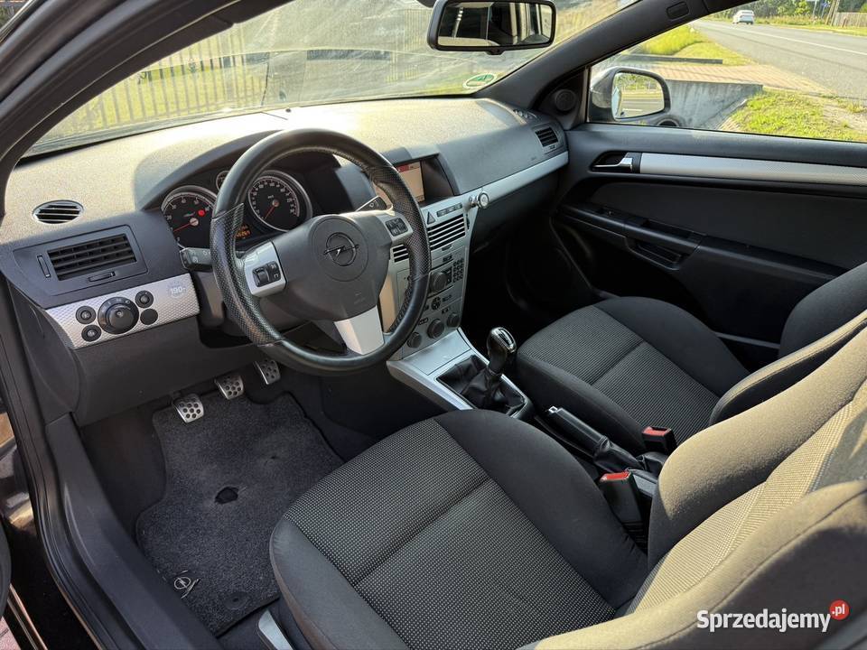 Opel Astra GTC 2010 18 140 Xenon Klimatronic PDC Astra Przyszowice sprzedam
