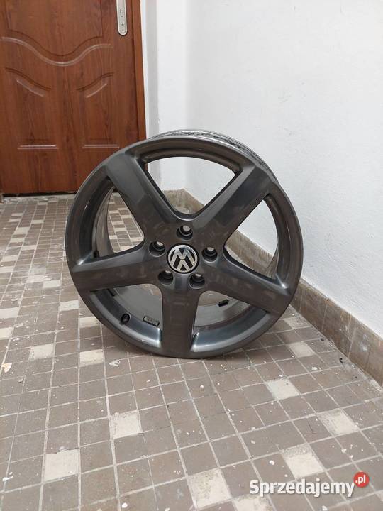 Alufelgi oryginalne VW 17 pasuja do Golf7 jetta Samochodowe mazowieckie Warszawa