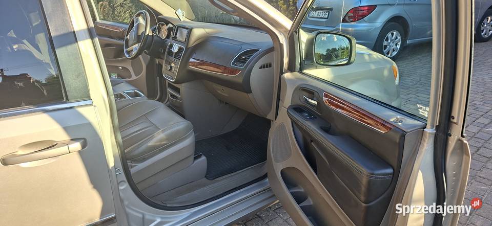 CHRYSLER TOWNCOUNTRY 36L BENZLPG VAT23 Rok produkcji 2015 pomorskie Rokocin