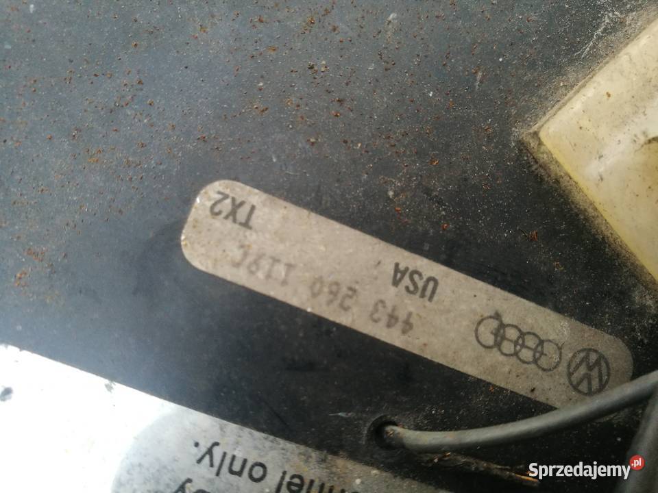 Tunel Audi 100 C3 części 23R5 Automat klima