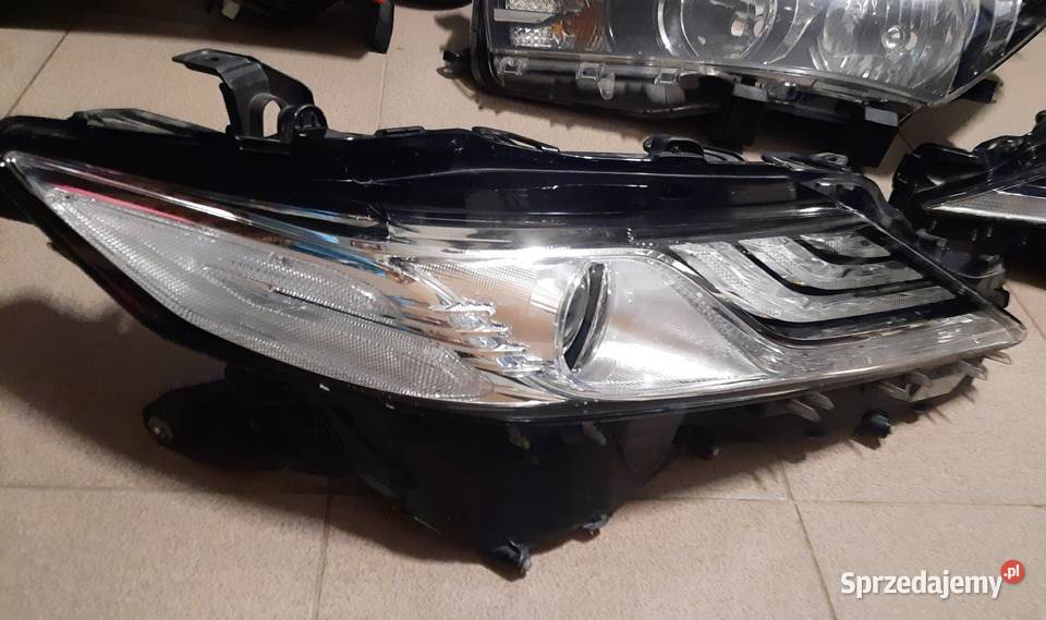 Lampa prawa reflektory prawy przod przednia Rzeszów