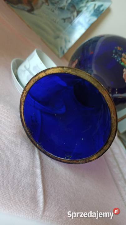 Wazon ze szkła kobaltowego W bukiecikami Porcelana i szkło Antyki, Sztuka, Kolekcje Gdańsk