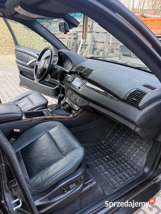 BMW X5 44i