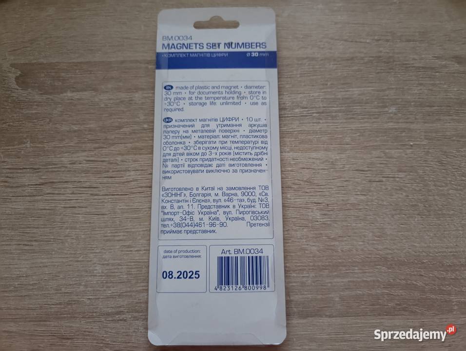 Zestaw kolorowych magnesów z cyframi Kwidzyn