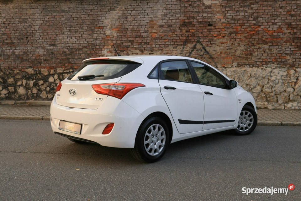 Hyundai i30 20lecie HyundaiLampy LEDCzujniki serwisowany w ASO Bytom sprzedam