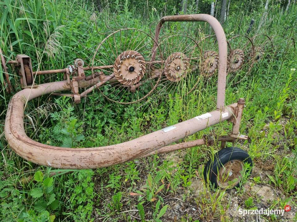 Sprzedam zgrabiarkę pszewracarke Zgrabiarki i przetrząsacze Sejny
